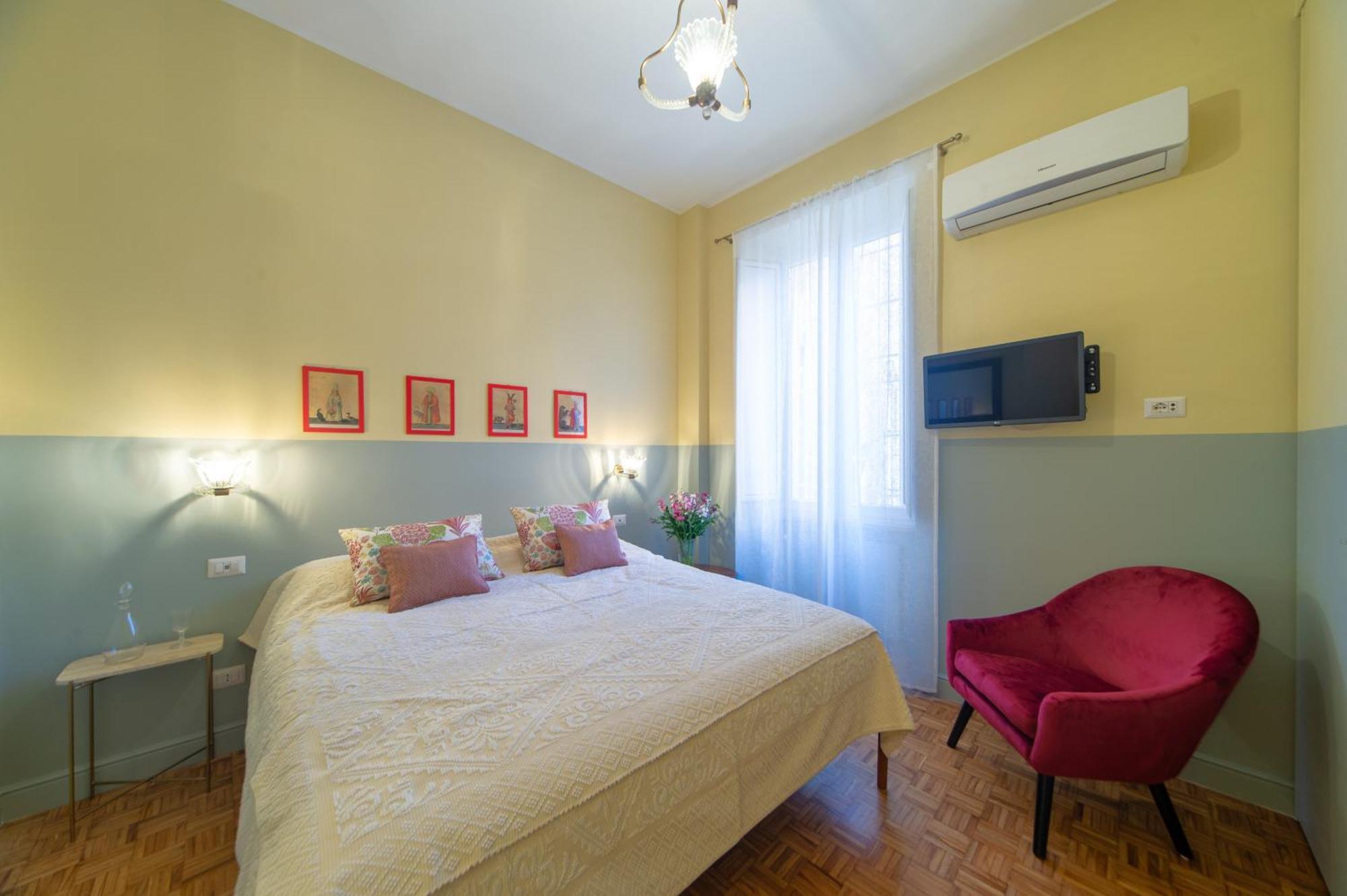 Bernini Stay, Next To Trevi Fountain Рим Екстер'єр фото